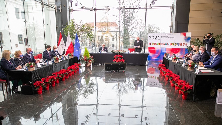 uczestnicy posiedzenia Konwentu Marszałków Województw RP